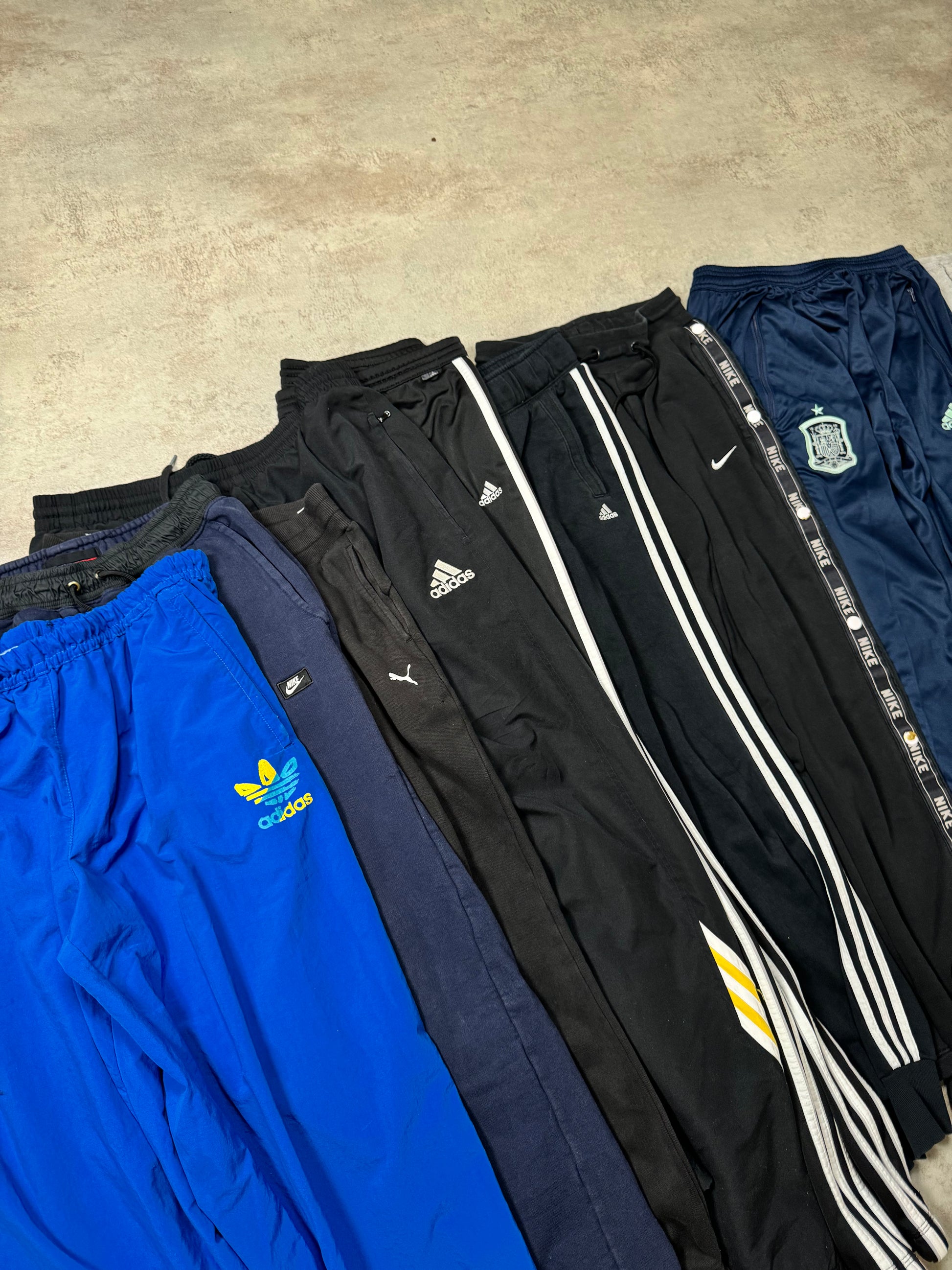 Vintage Surprise Trackpants Box – Mixed Brands